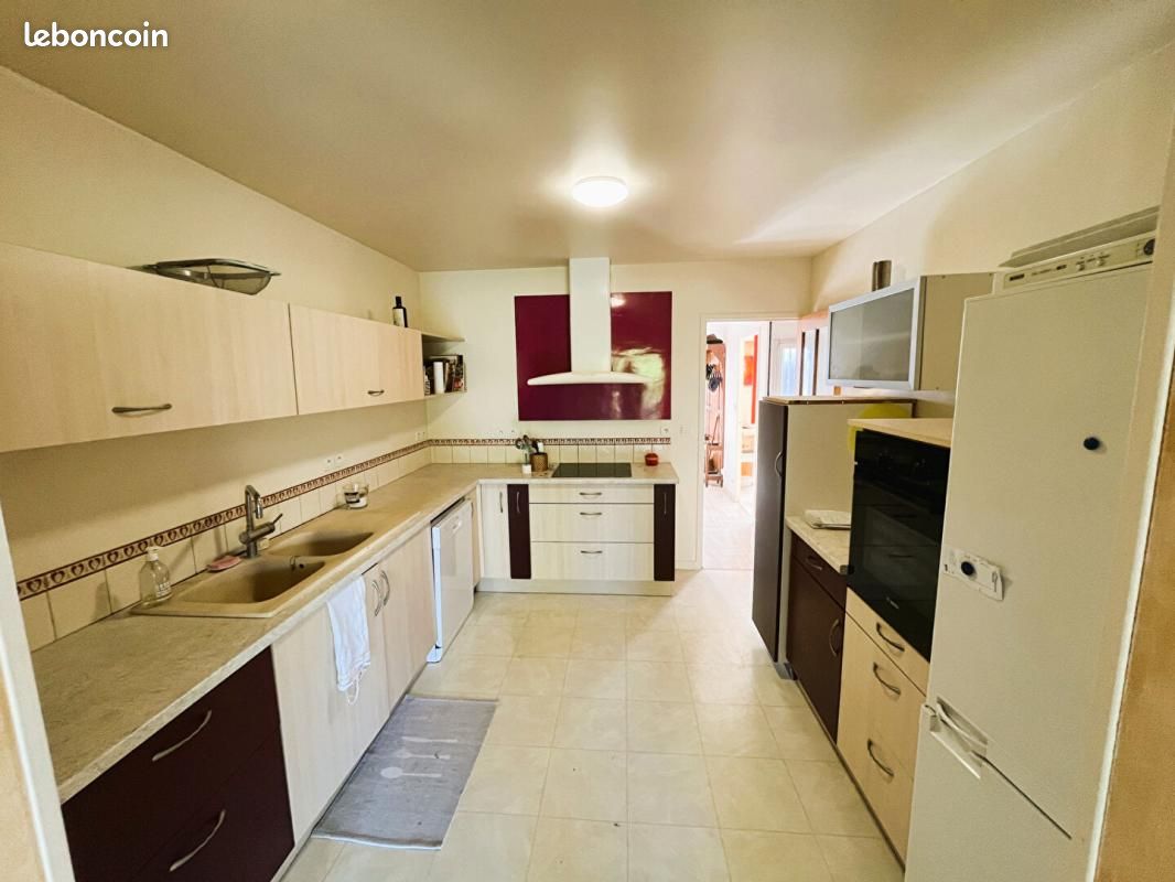 Maison 8 pièces 210 m² (image 2)