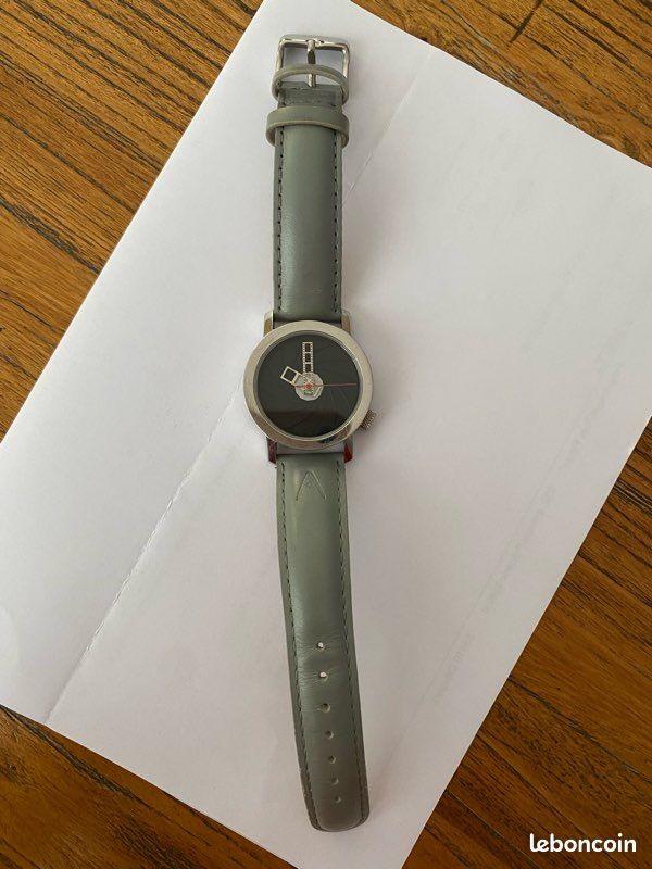 Montre Vintage AKTEO Automatique 25 Rubis Années 90 - Acier Inoxydable, Boîtier 33mm
