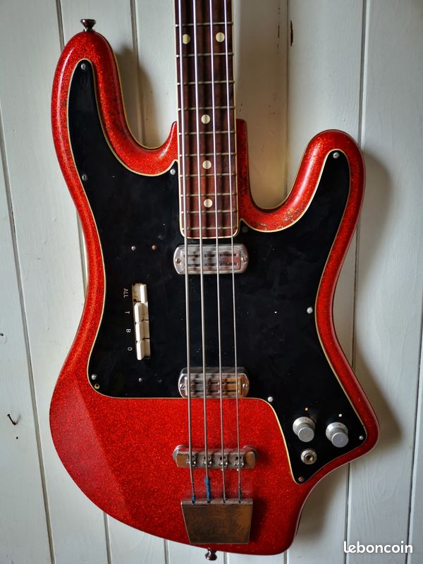 Basse italienne Crucianelli années 60 (image 1)