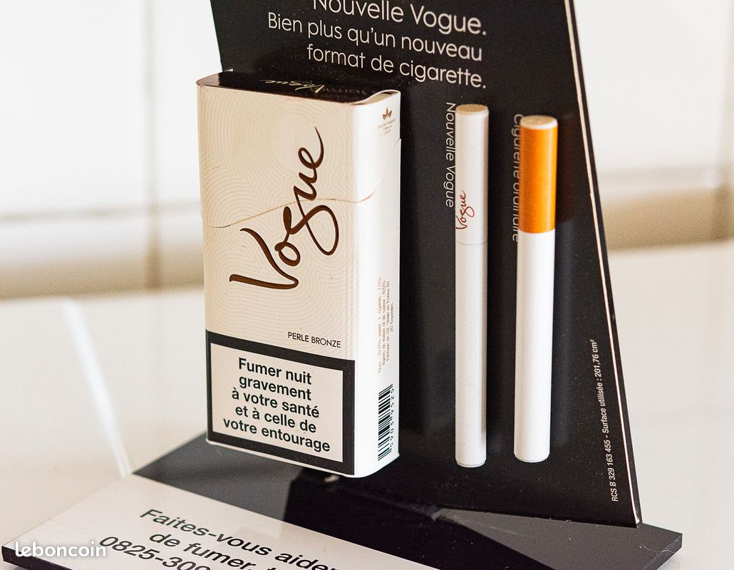 Objet publicitaire cigarettes Vogue