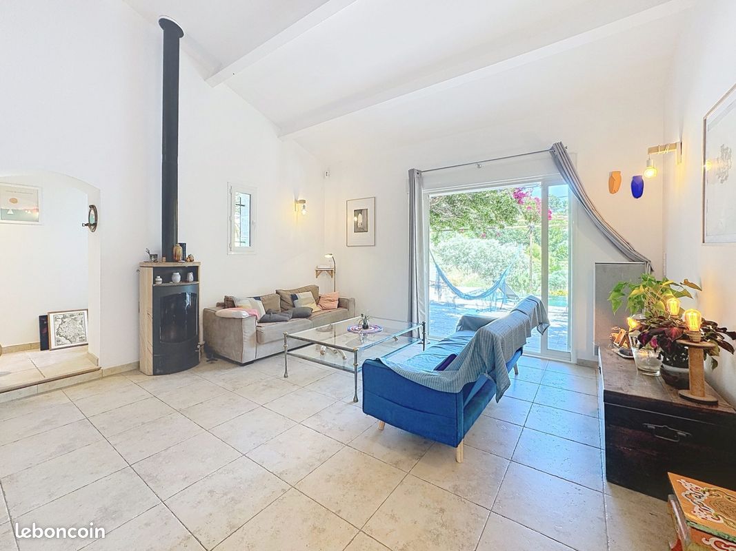 Propriété 6 pièces 163 m² (image 2)