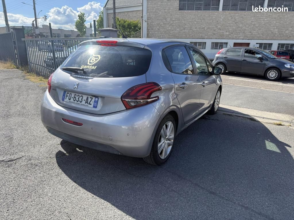 PEUGEOT 208 1.5 BlueHDi S&S - 100 Allure GPS + RADAR AR + CLIM (image 23)