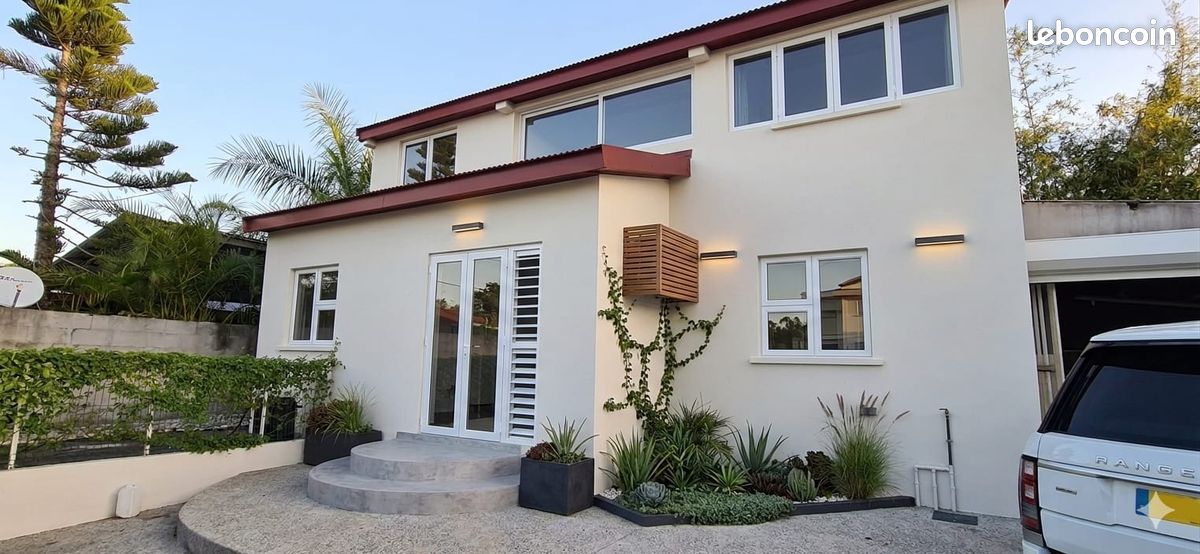 Maison 6 pièces 230 m² · à Saint-André · 230 m² · 369 000 €