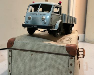 CIJ ancien Renault Fainéant 120 CV benne basculante 3/80 pas Dinky CIJ