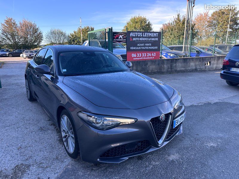 Alfa Romeo Giulia 2.2 JTD 16V 180 cv AT8 LUSSO BOÎTE AUTOMATIQUE LED 2018 (image 3)