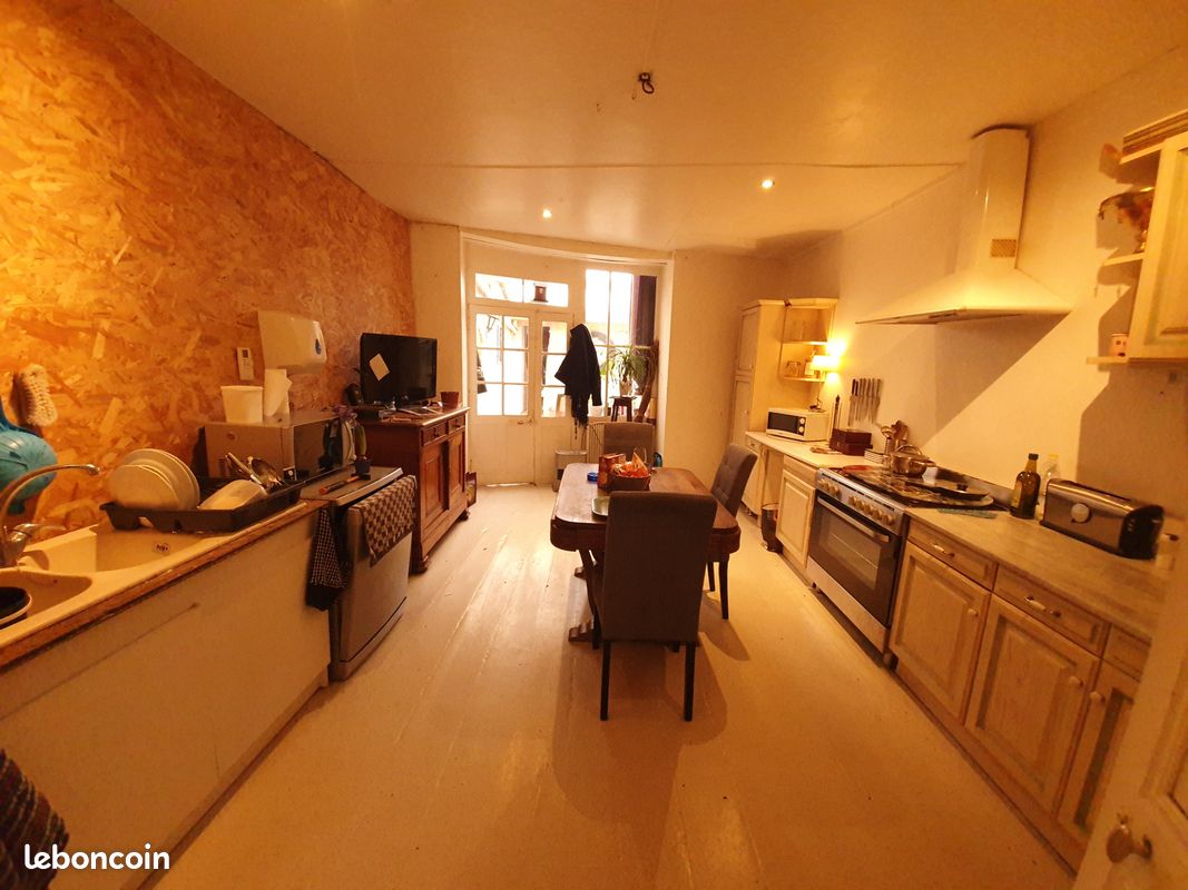 Maison 8 pièces 200 m² - Jarnac 16200 (image principale 4)