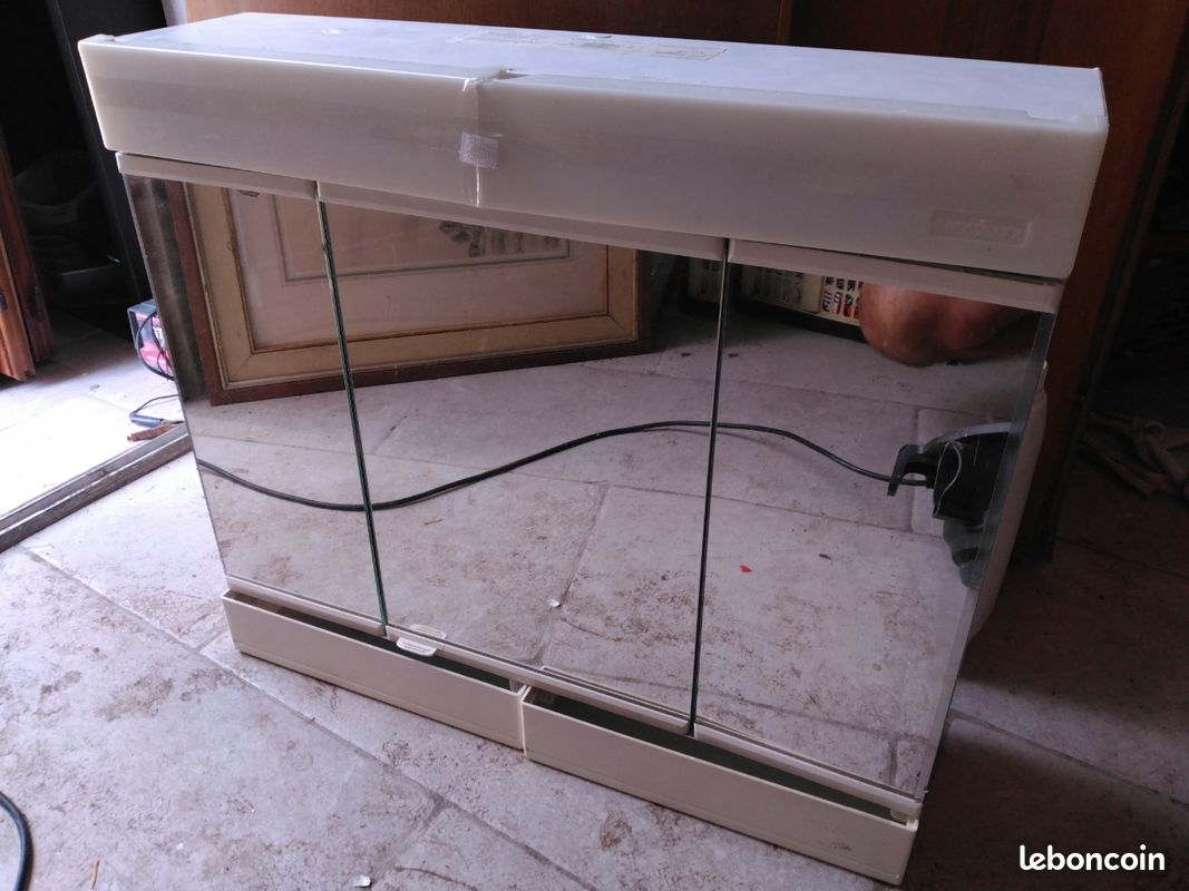 Armoire de toilette (image 1)
