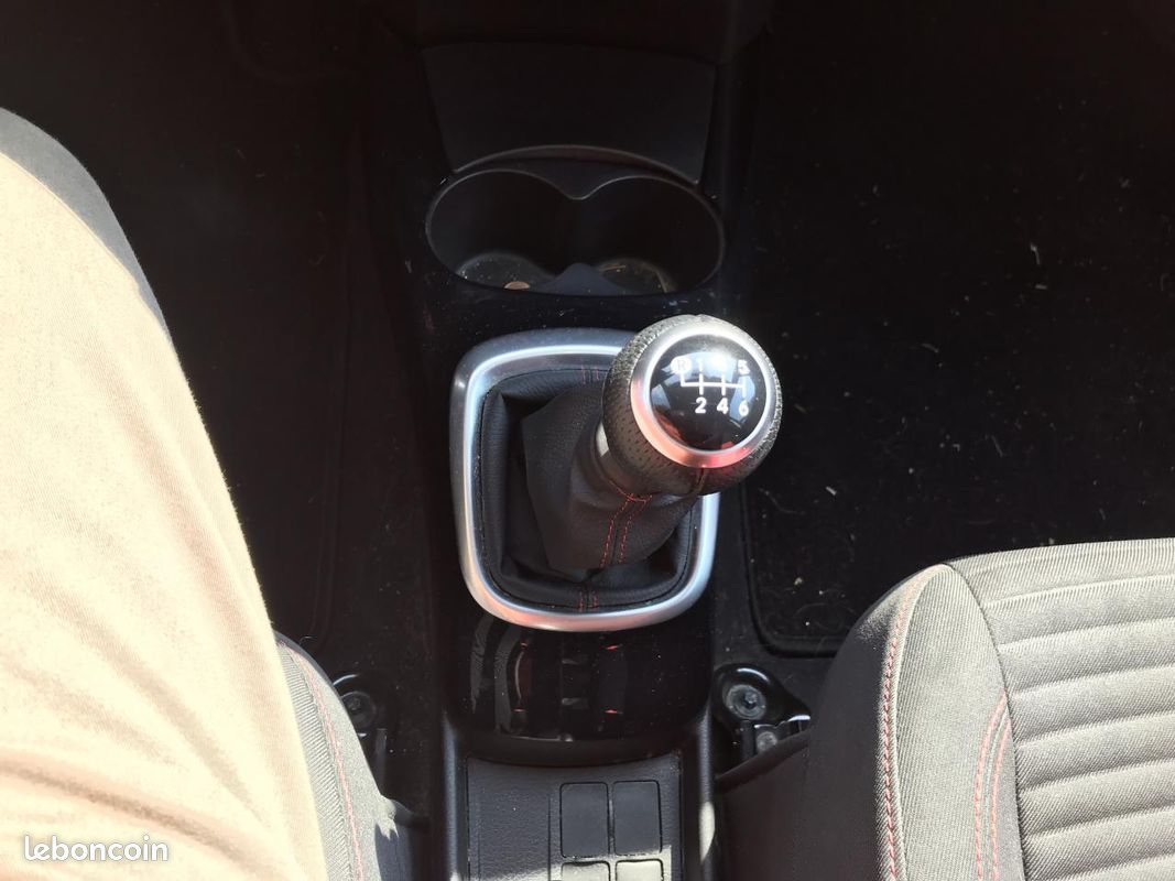 TOYOTA YARIS 1.3 - 100 VVT-i III 2011 Style PHASE 2 (image 28)