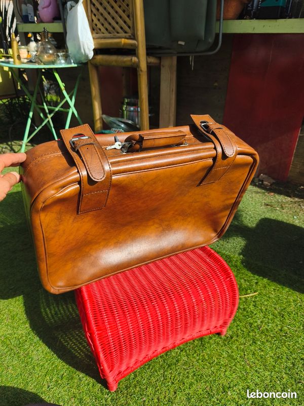 Vintage des années 1960, petite valise marron, rangement