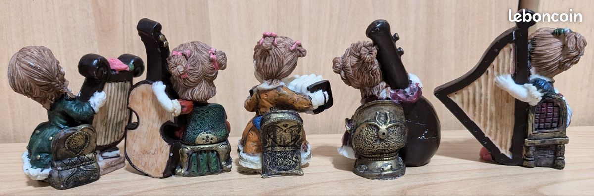 Figurine (image 2)