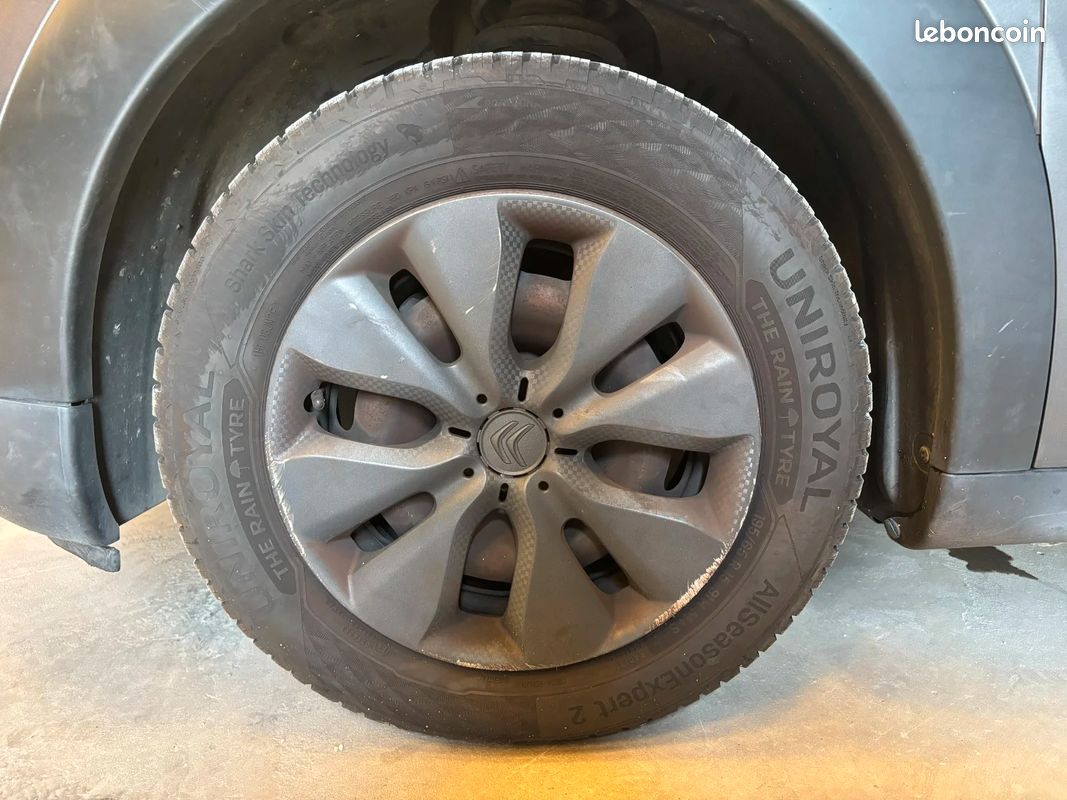 CITROEN C4 CACTUS BlueHDi 100 Shine *DISTRIBUTION OK (image 23)