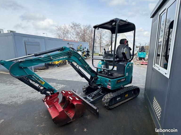 Mini pelle 2 tonnes (image 2)