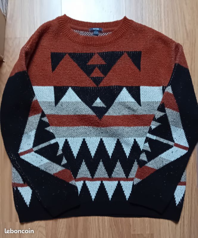 Pull à motif (image 1)