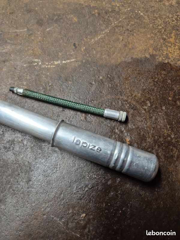 ANCIENNE POMPE française 27cm POUR VÉLO ANCIEN