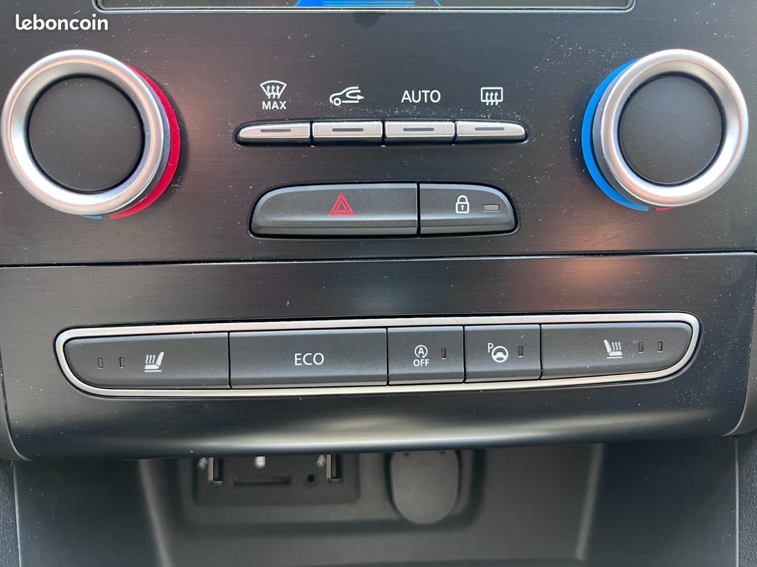 RENAULT MEGANE IV ESTATE dCi 130 Energy Intens (image 30)