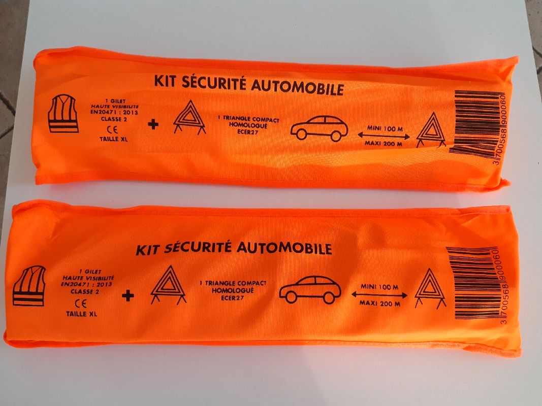 Kit de sécurité Neuf pour voiture Triangle et Gilet haute visibilité -  Équipement auto