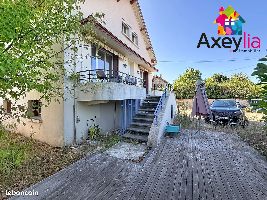Maison 8 pièces 153 m² · à Pouilly-sous-Charlieu · 153 m² · 165 000 €