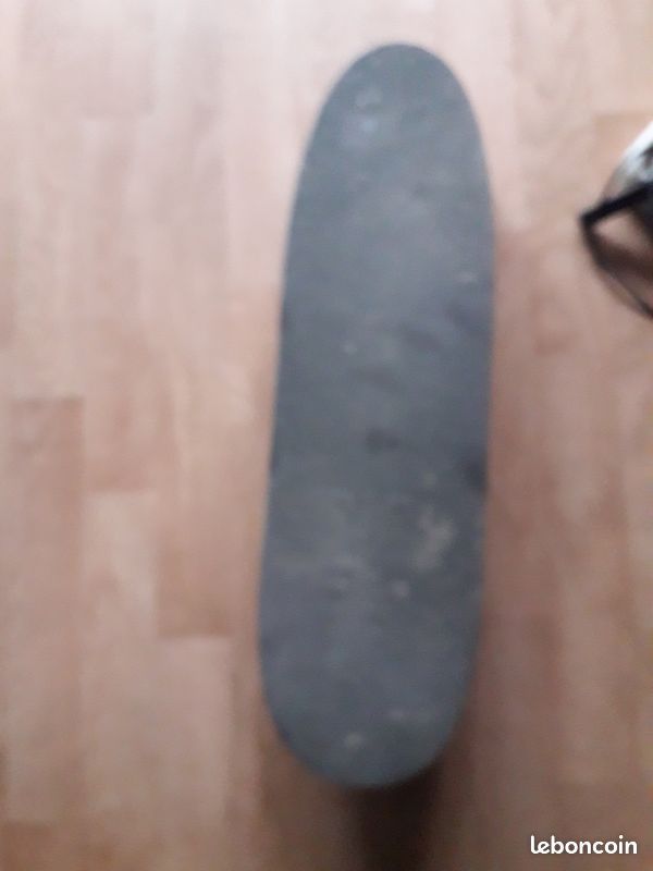 Skateboard (image 2)