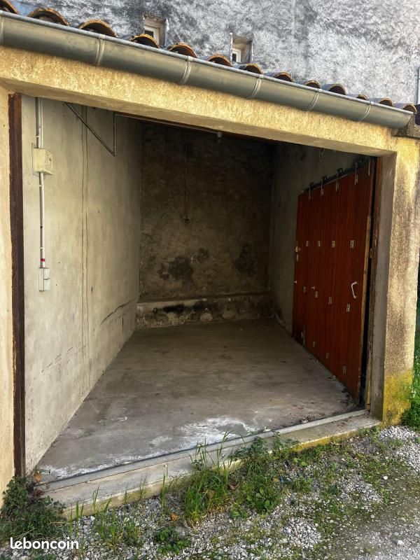 Garage/box Manosque · 60 €/mois