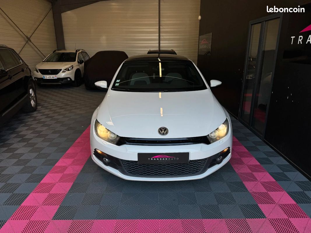 VOLKSWAGEN SCIROCCO LIFE 1.4 TSI 122 cv + TOIT OUVRANT + SIÈGES AV CHAUFFANTS + CLIMATISATION BI-ZONE + RADAR AR (image 8)