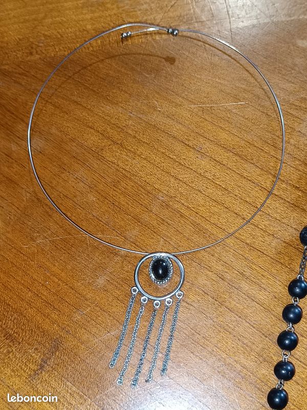 Lot de bijoux fantaisie (image 11)
