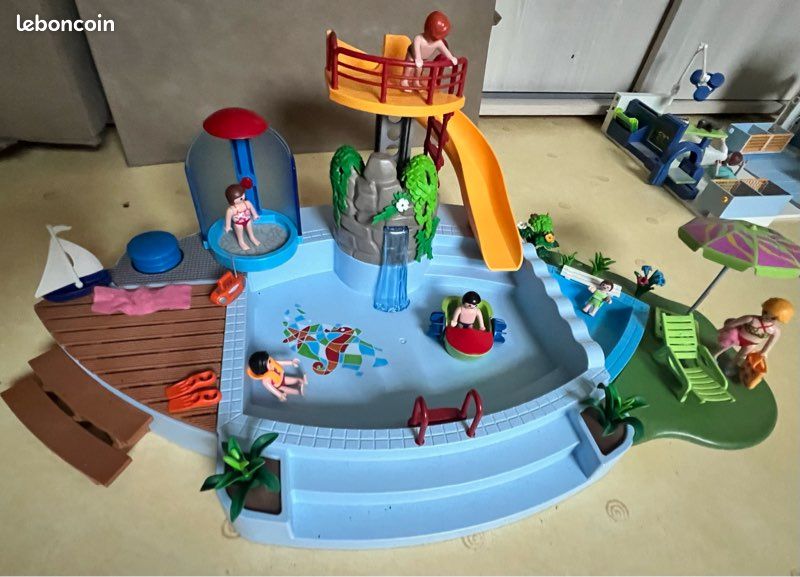 Lot De Playmobil Vrac - Maison, Commissariat, Piscine, Bateau, Voiture, Quad