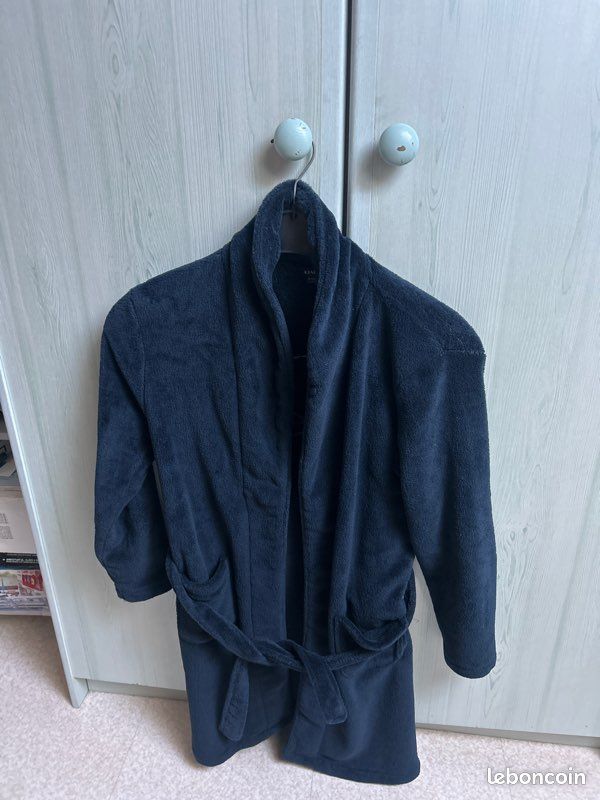 Robe de chambre, sortie de bain, vêtement de nuit chaud, en 10-12 ans kiabi genre Batman en polaire bleue marine douce (image 1)