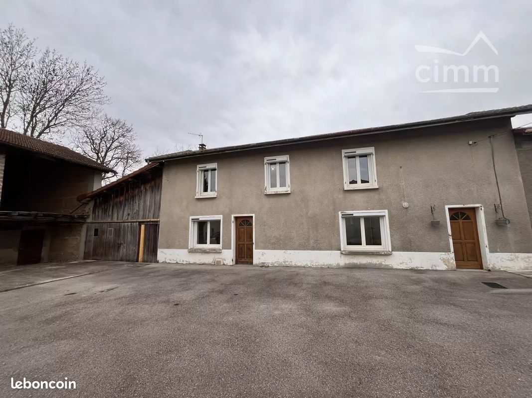 Maison 1 pièce 117 m² · à Châtonnay · 117 m² · 1 050 €/mois