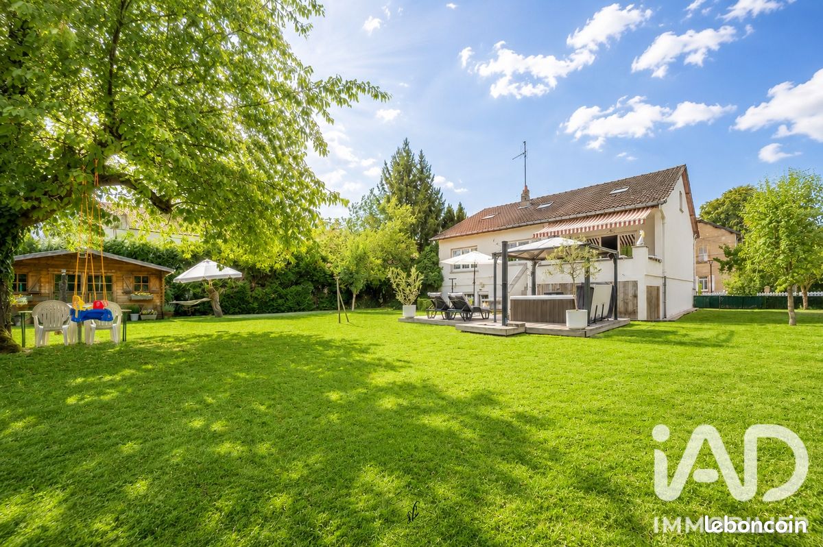 Maison 10 pièces 241 m² · à Woippy · 241 m² · 520 000 €