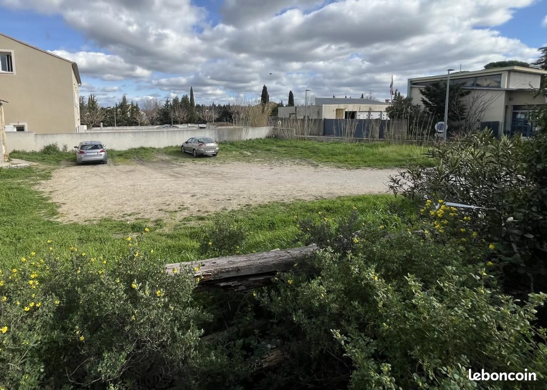 Terrain 527 m² Saint Saturnin Les Avignon · à Saint-Saturnin-lès-Avignon · 200 000 €