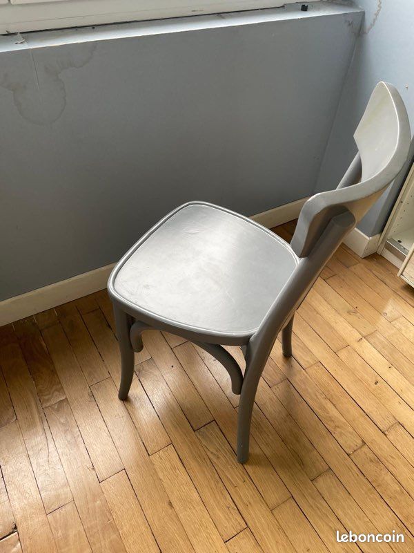 Bureau et chaise (image 2)