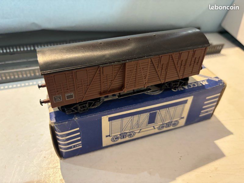 Wagon Couvert Hornby échelle 0 PLM KKwF - Acier Embouti - Boîte Abîmée