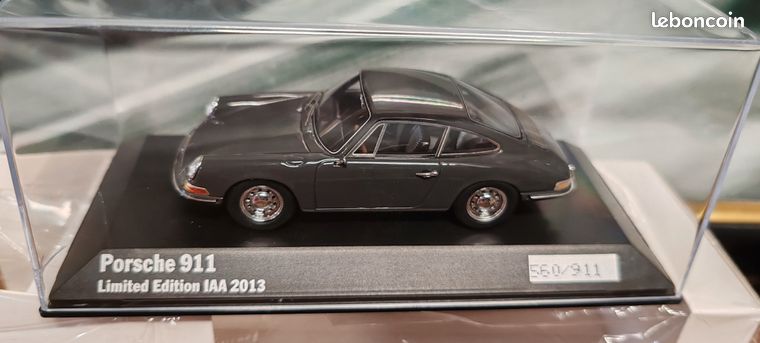 Porsche 911 type 991 50ème Anniversaire Gris Geyser 1/43 Minichamps Porsche 911 type 991 50ème Anniversaire Gris Geyser 1/43 Minichamps