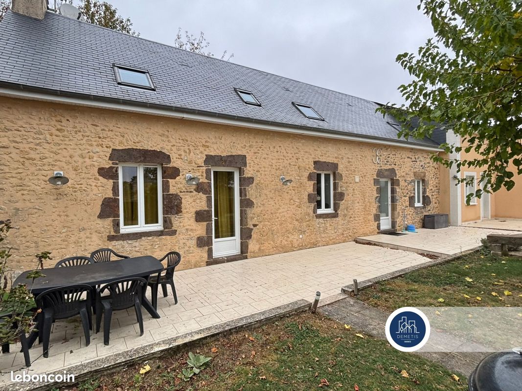Maison 9 pièces 192 m² · à Pezé-le-Robert · 192 m² · 286 200 €