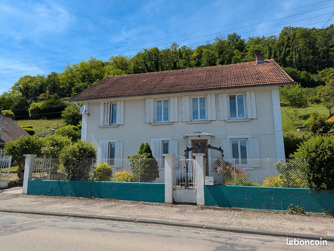 Maison 6 pièces 159 m² · à Baume-les-Dames · 159 m² · 143 000 €