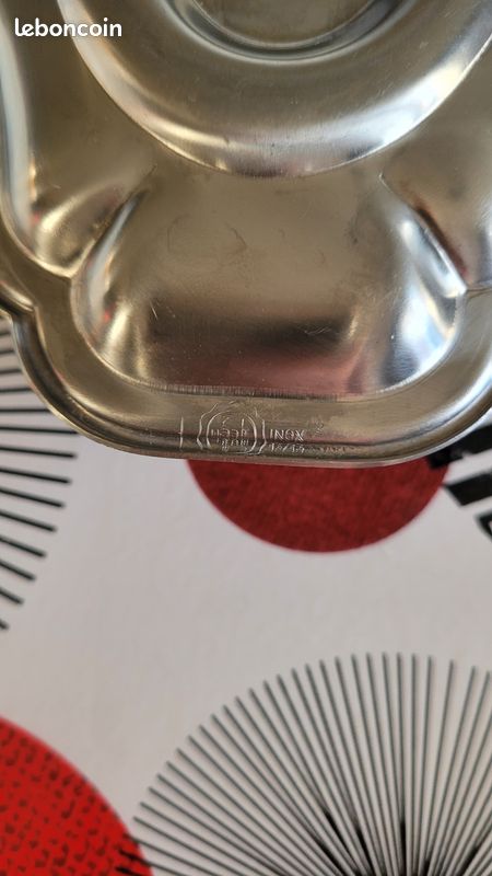 Saucière en inox sur plateau (image 4)