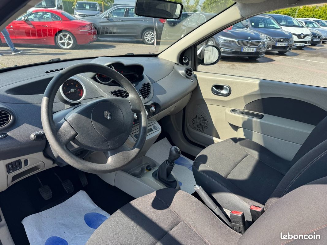 RENAULT TWINGO II Authentique 1.2i 60 CV 160000 KM 02/2008 CLIMATISATION VITRES ÉLECTRIQUES (image 9)