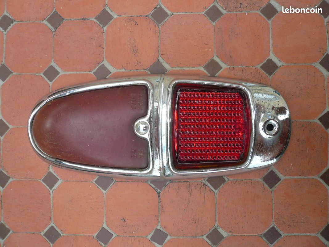 Feu AR 403 (image 1)