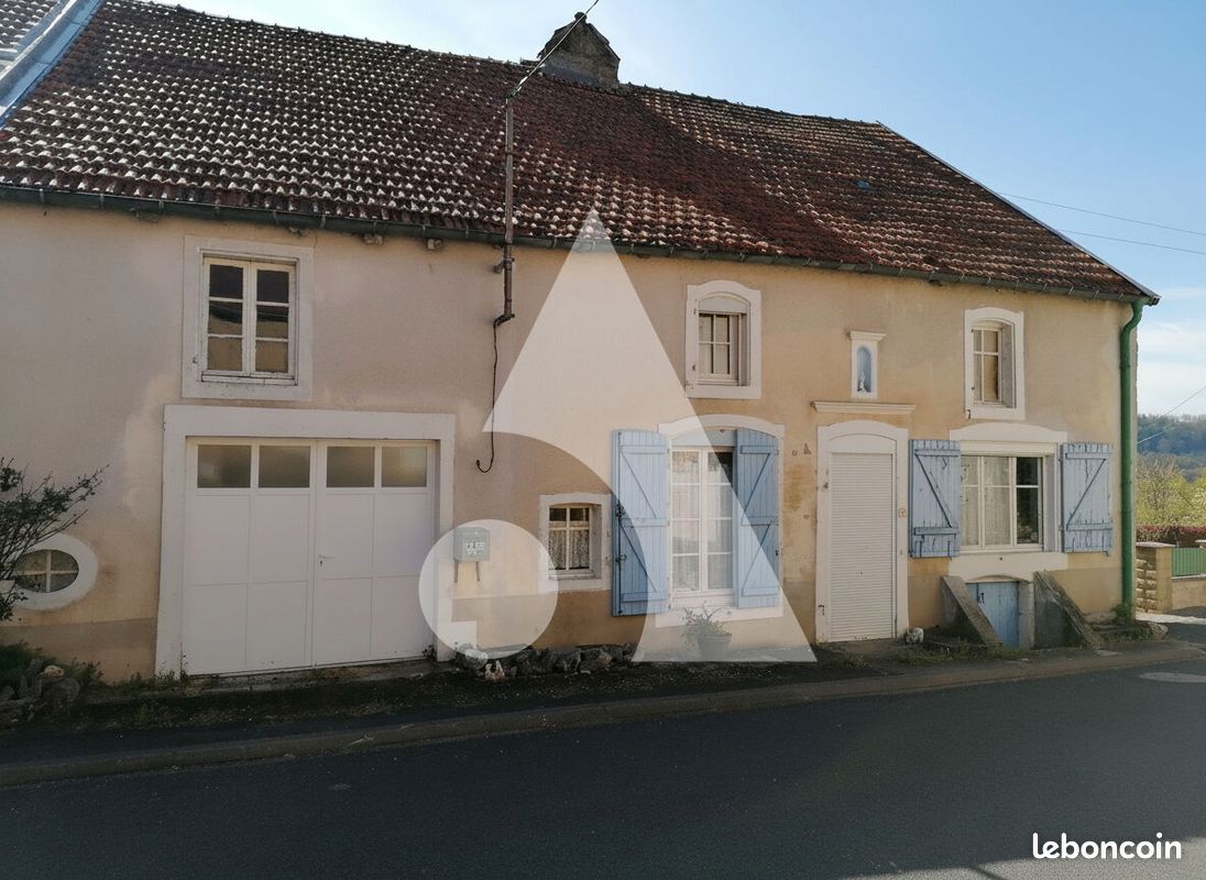 Maison 4 pièces 110 m² · à Harréville-les-Chanteurs · 110 m² · 30 000 €