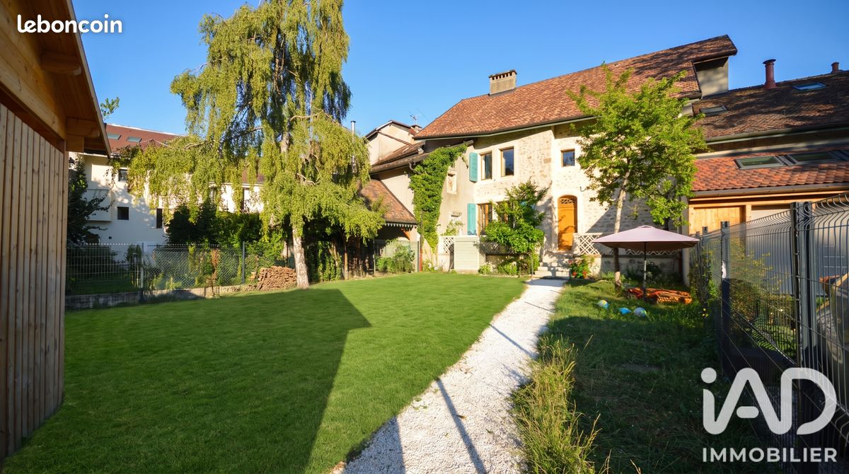 Maison 8 pièces 315 m² · à Gex · 315 m² · 1 050 000 €
