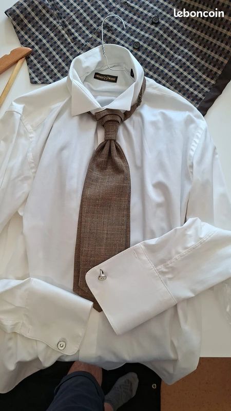 Costume mariage complet – 2 gilets + accessoires – état neuf (image 14)