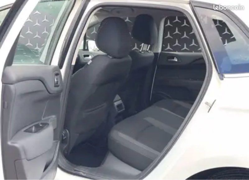 Citroen C4 1.6 HDi 92 CV Feel (image 7)