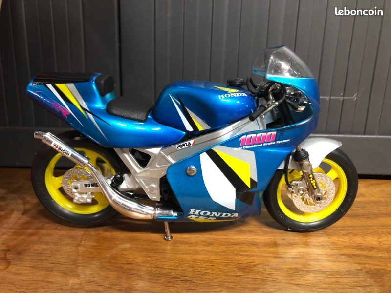 Maisto Moto Honda CBR 1000RR-R Fireblade SP Miniature 1/12