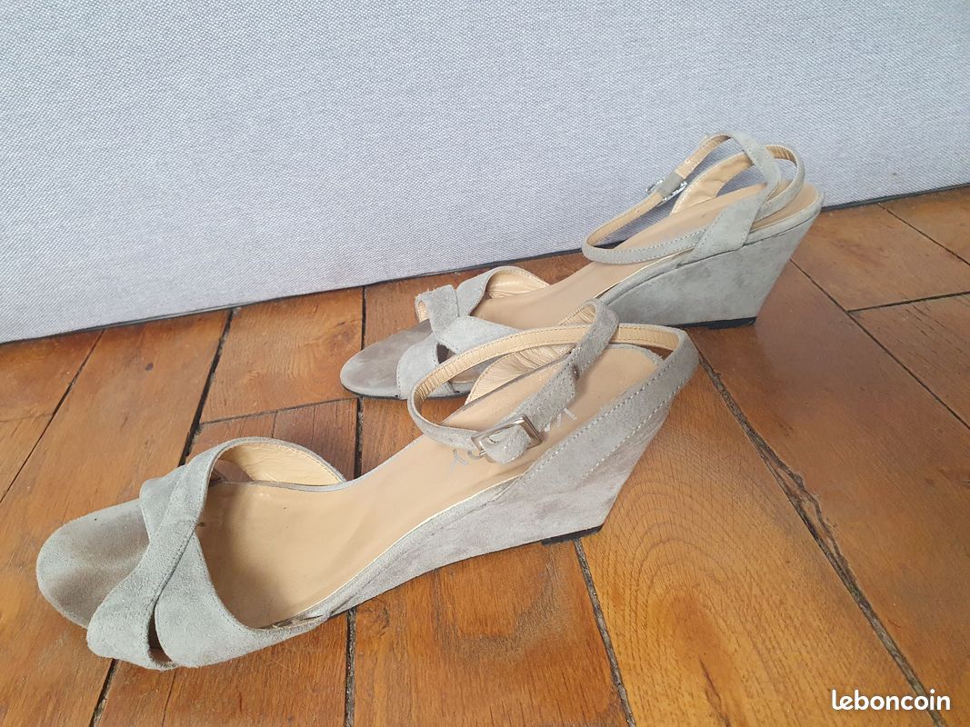 Sandales daim gris clair talon 6 cm taille 40 (image 1)