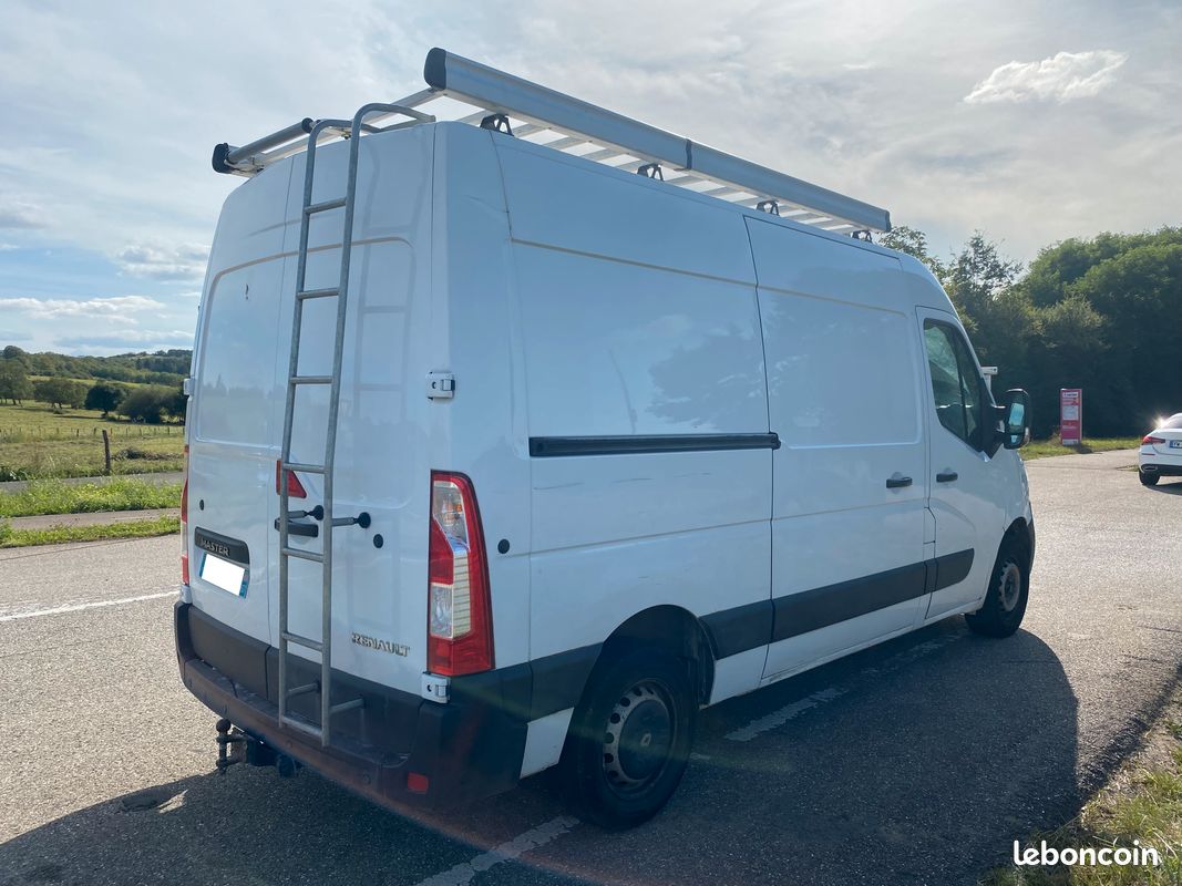 RENAULT MASTER 3 III F3300 L2 H2 Grand Confort 2L3 DCI 145 ch Galerie GPS chaîne de distribution 2019 Attelage (image 2)