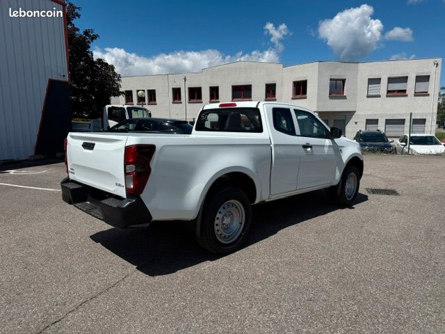 ISUZU D-MAX SPACE B-STRONG 2.2L 4X4 Disponible 31490 H.T (image 3)