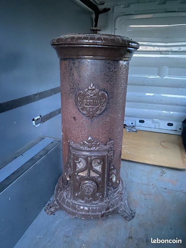 Poêle à bois en fonte Godin marron (image 1)