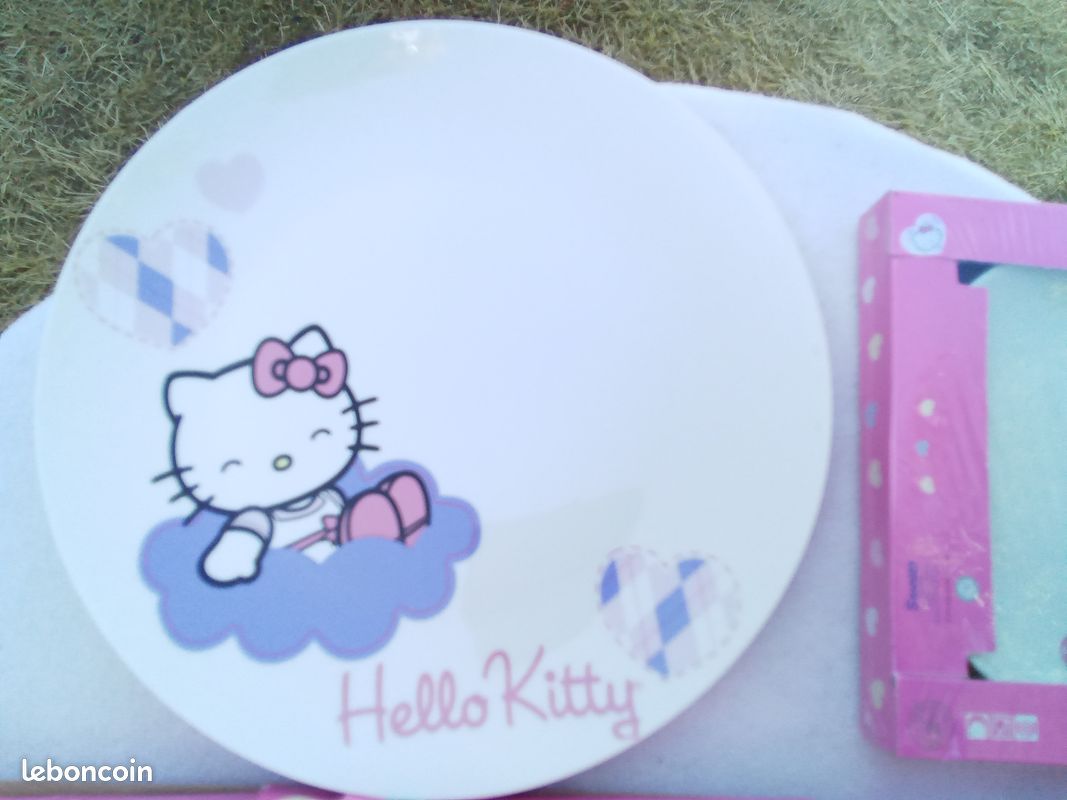Lot de vaisselle Hello Kitty Party neuf vintage (image 15)