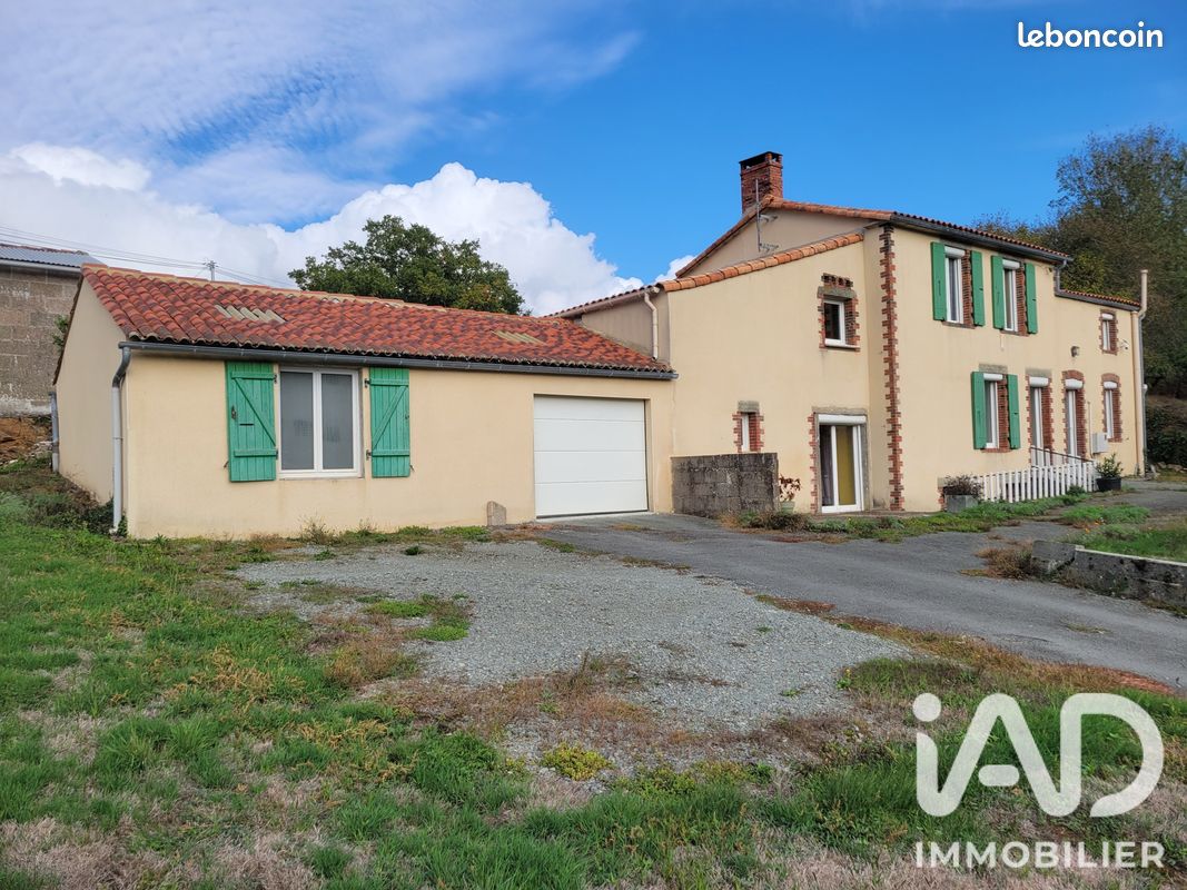 Maison 5 pièces 104 m² · à Montournais · 104 m² · 159 000 €