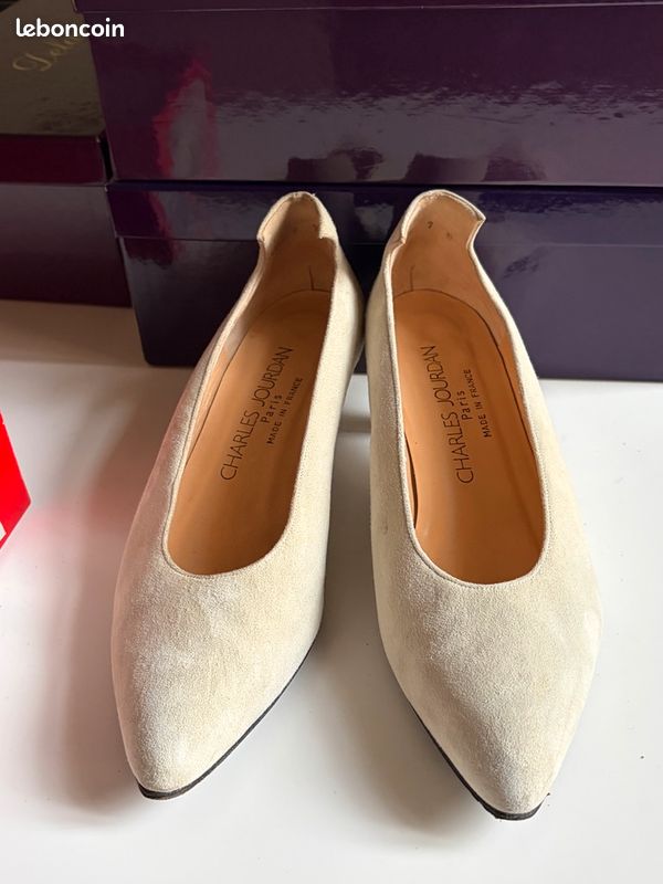 Souliers daim blanc Charles Jourdan vintage T. 37,5 – Made in France (image 1)